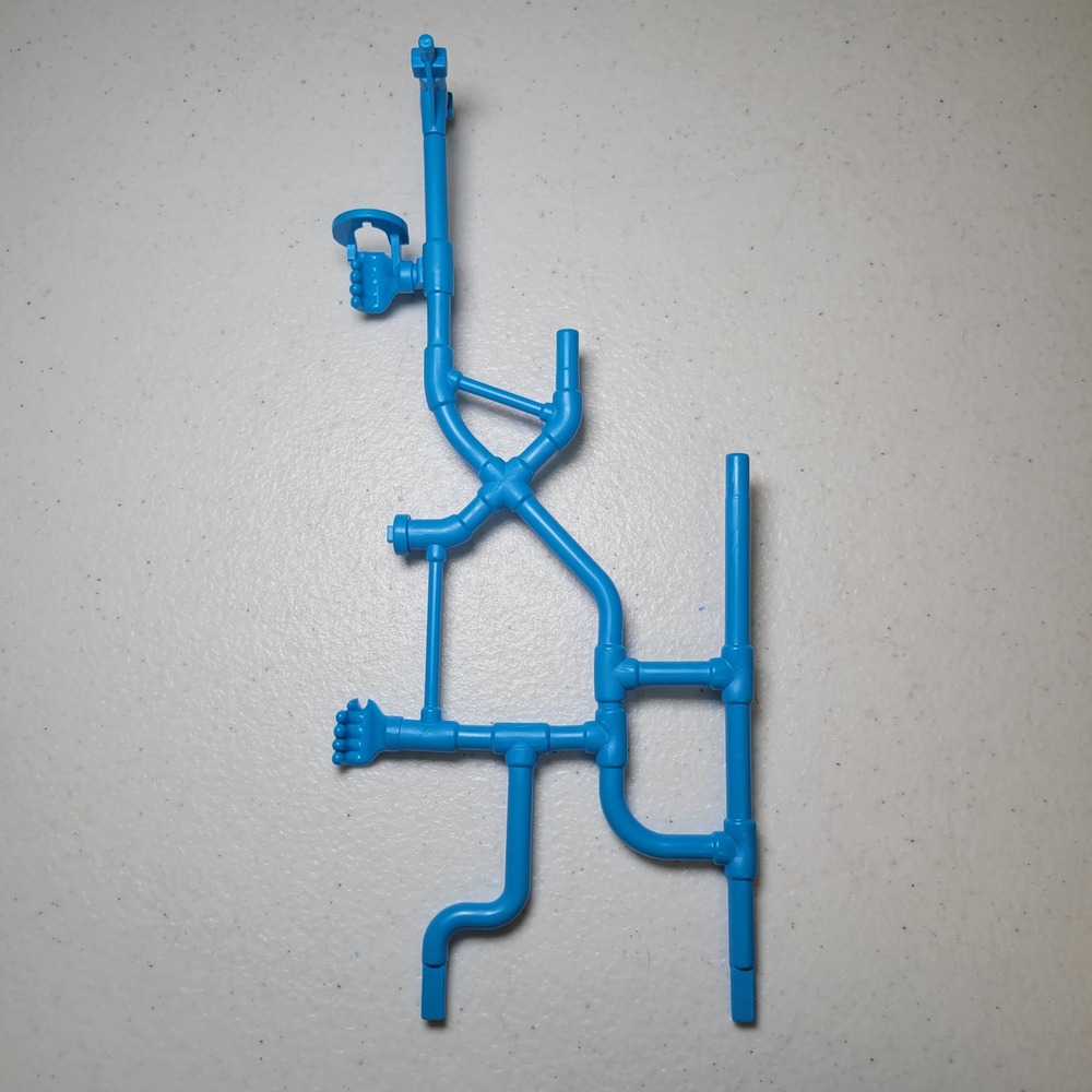 2004 Mouse Trap Replacement Piece Plumbing Pipe Blue Hasbro Board Game Part